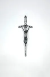 CRUCIFIXO DE METAL CURVO 14 X 5 CM
