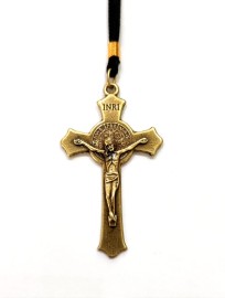 Crucifixo de So Bento com Cordo para Pescoo, 7 cm x 4,1 cm 3 Unidades