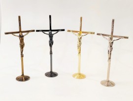 CRUCIFIXO DE METAL 14 X 7 CM COM BASE