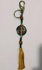 Chaveiro com Medalha de S�o Bento Resinada