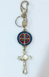 CHAVEIRO METAL COM MEDALHA E CRUCIFIXO S�O BENTO COM MOSQUET�O