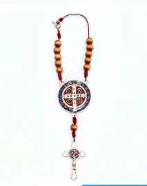 DEZENA DE CARRO S�O BENTO RESINADA  4,5 x 4,5 CM COM CRUZ