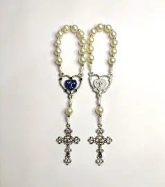 Mine Ter�o Dezena Perola Branca 8mm do Divino Espirito Santo com Medalha Resinada na cor Branca ou Azul