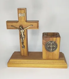 CRUCIFIXO COM PORTA CANETA  S�O BENTO