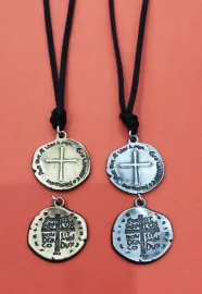 Cord�o Medalha Duas Cruzes 2,9 cm. 03 unidades 3,90 Cada Unidade.