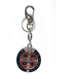 CHAVEIRO METAL  MEDALHA DE S�O BENTO 2,0 CM E MOSQUETE